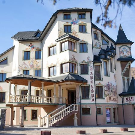 Baron Spa Hotel - Museum Jaremtsje Buitenkant foto