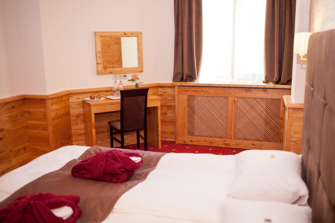 Baron Spa Hotel - Museum Jaremtsje Buitenkant foto