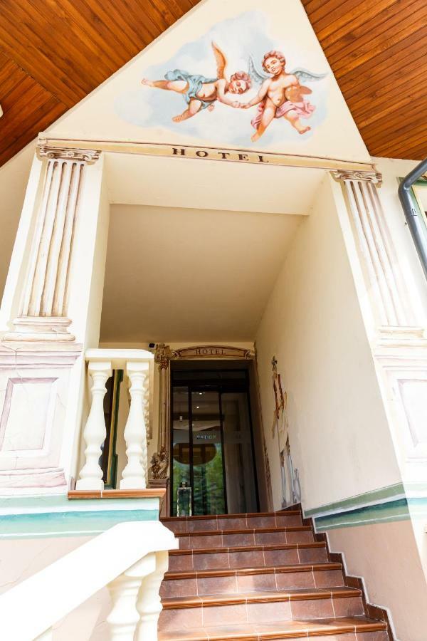 Baron Spa Hotel - Museum Jaremtsje Buitenkant foto