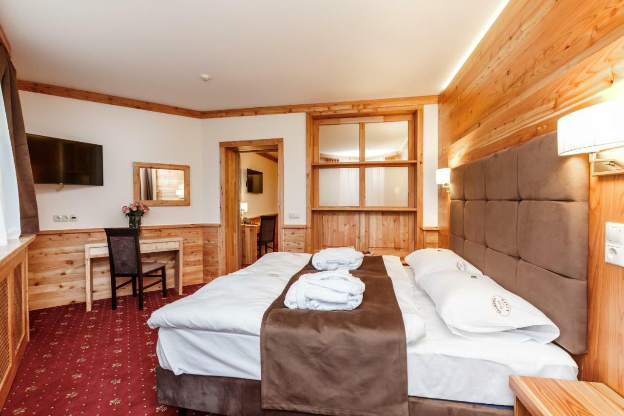 Baron Spa Hotel - Museum Jaremtsje Buitenkant foto