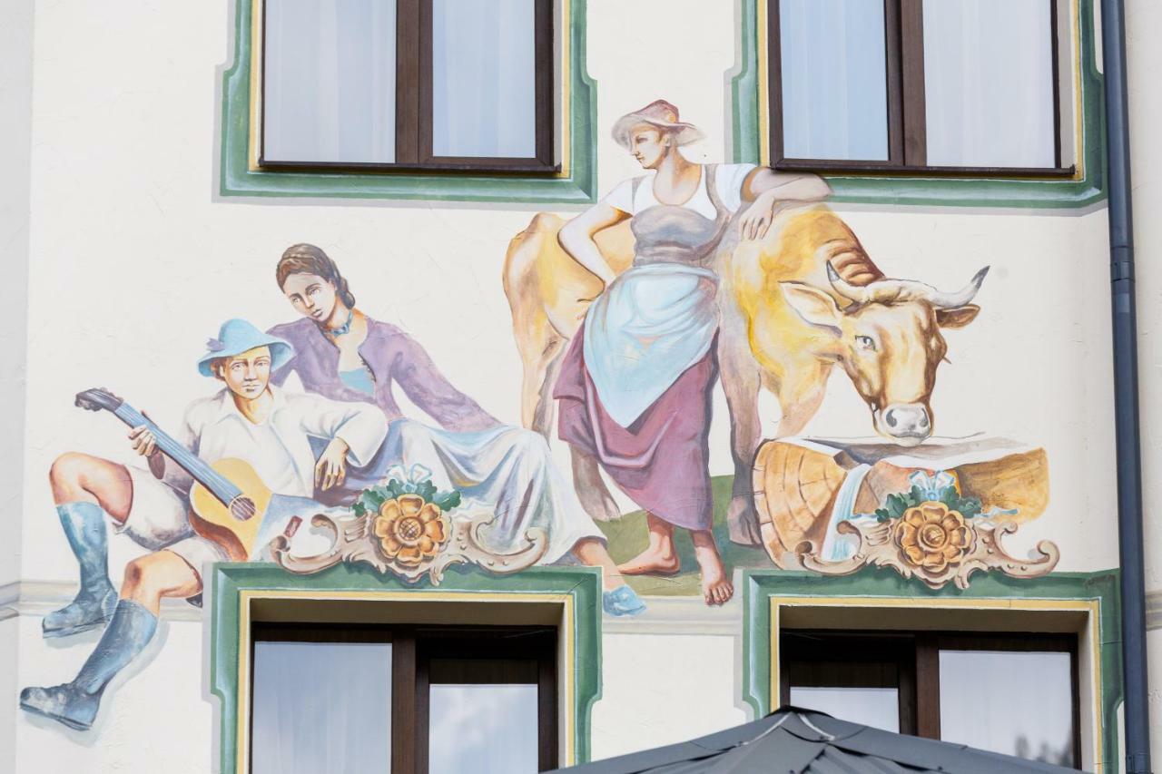 Baron Spa Hotel - Museum Jaremtsje Buitenkant foto